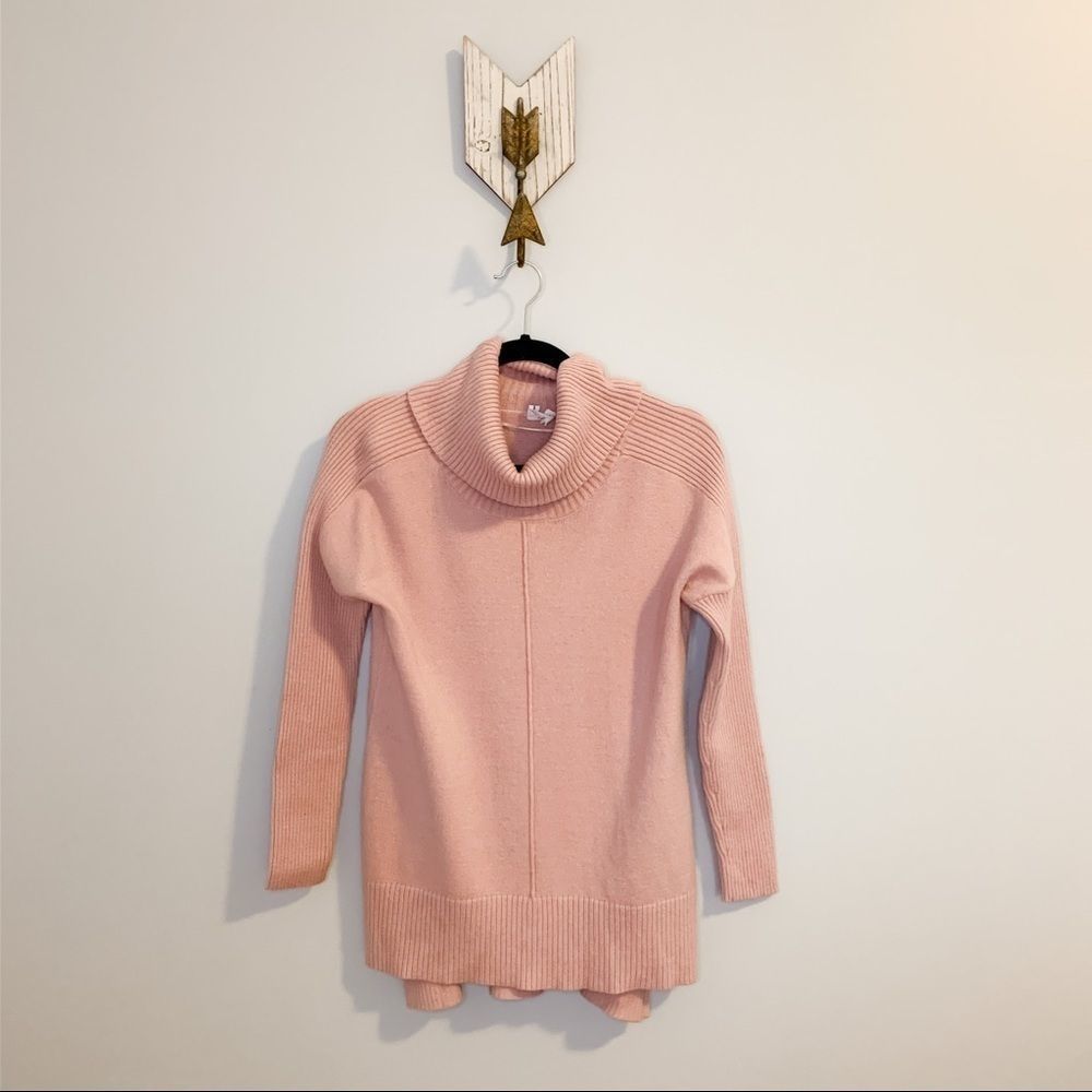 Cable & Gauge Pink/Blush Turtleneck Sweater Size M